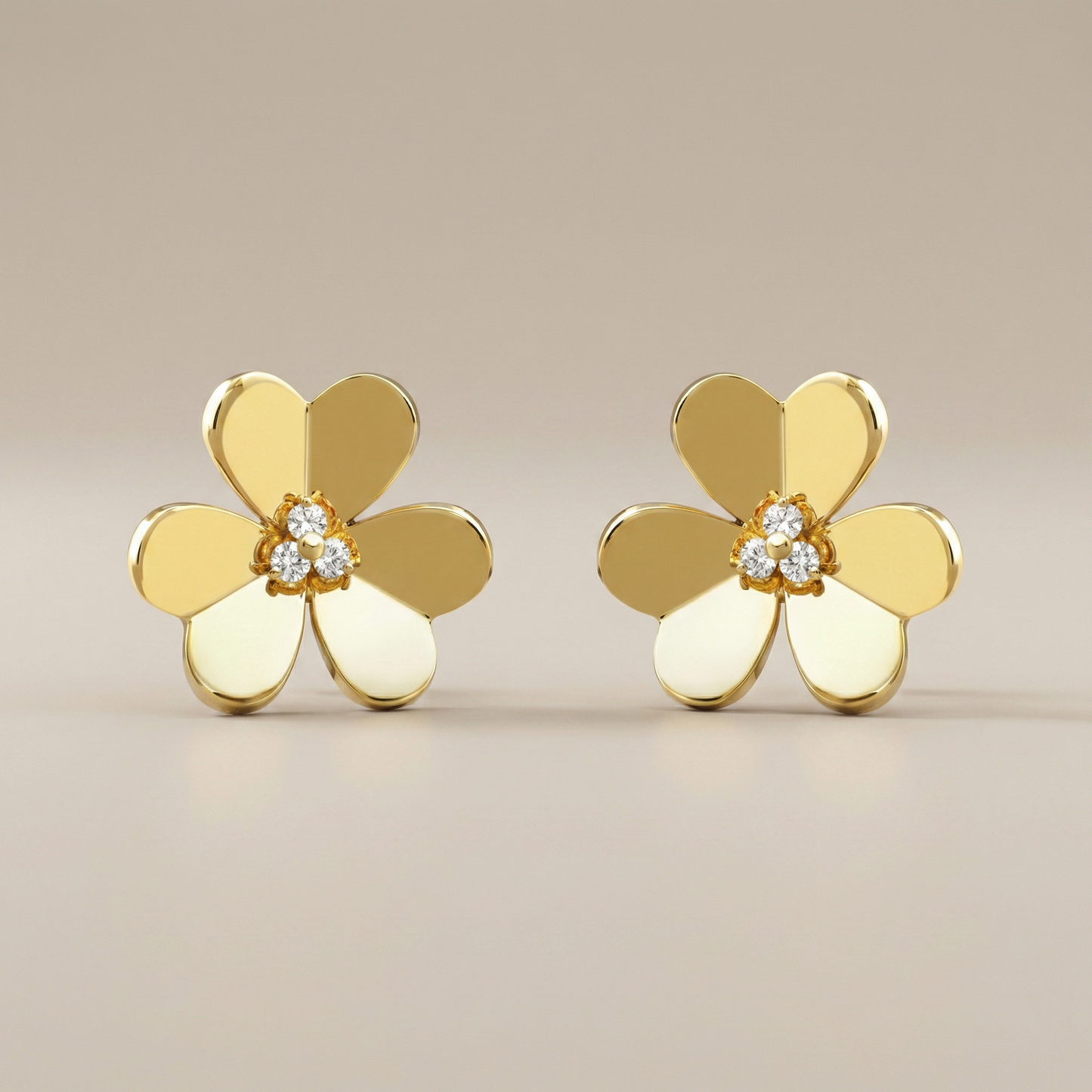 Frivole Large Flower Diamonds Earrings