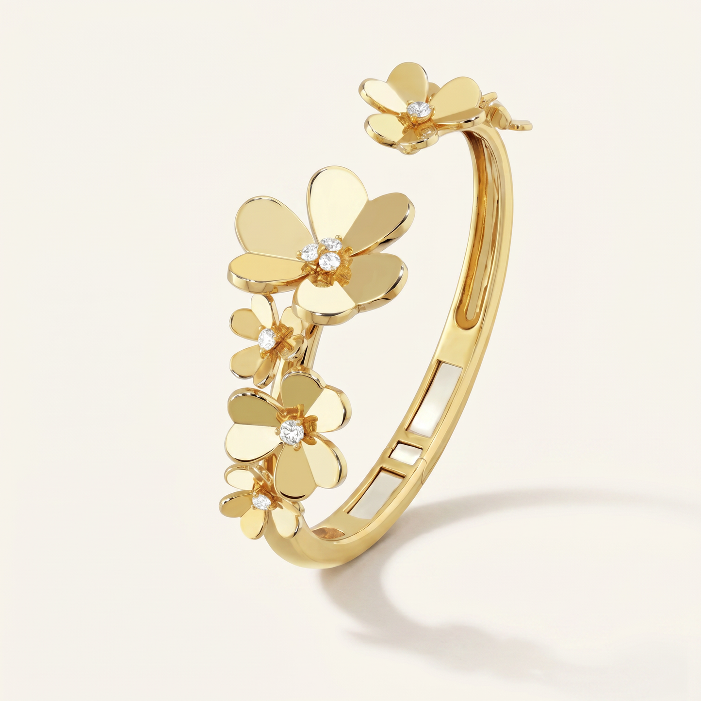 Frivole Seven Flowers With Diamonds Bracelet