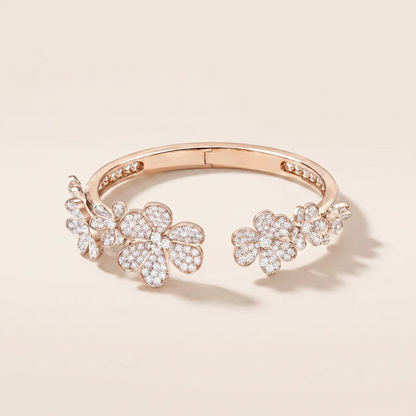 Frivole Seven Flowers Pavé Diamonds Bracelet