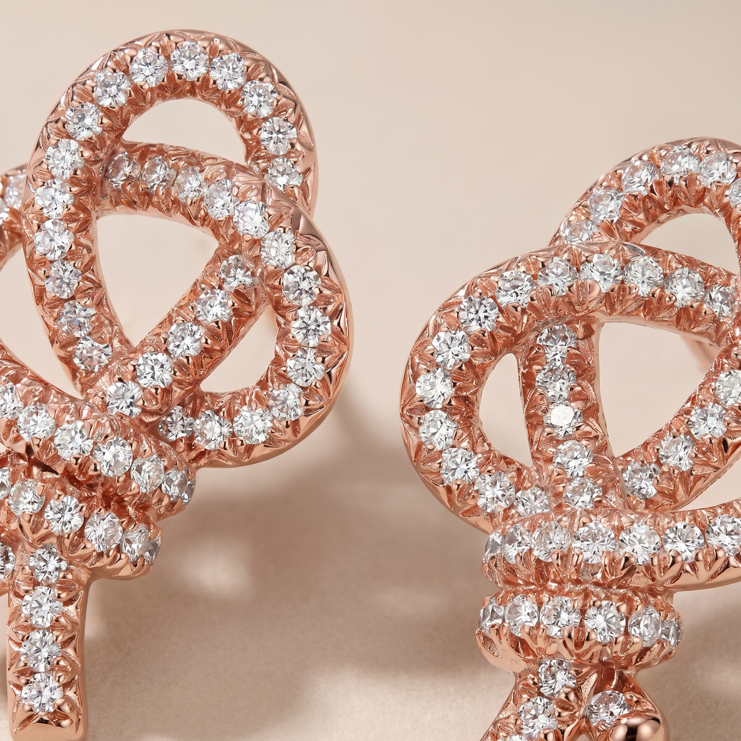 Keys Woven Pavé Diamonds Earrings