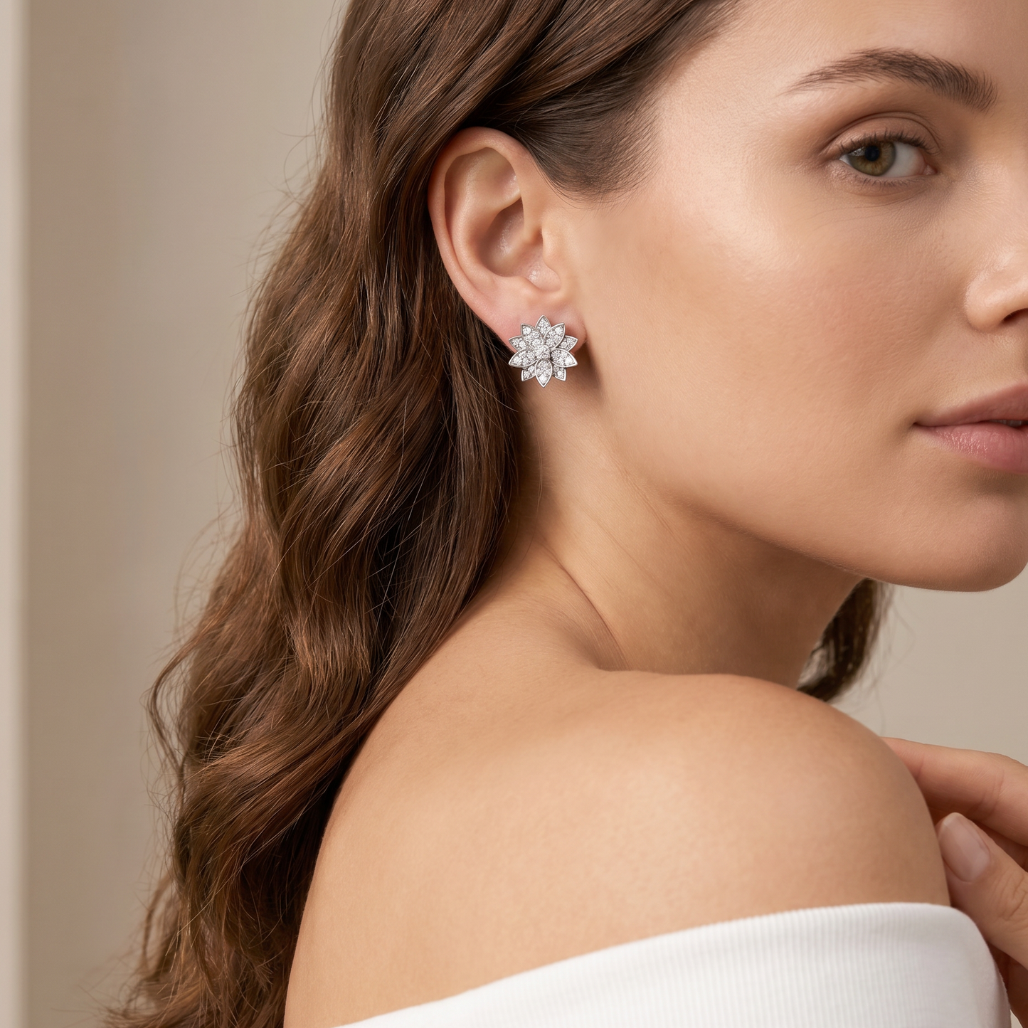 Lotus One Flower Pavé Diamonds Stud Earrings