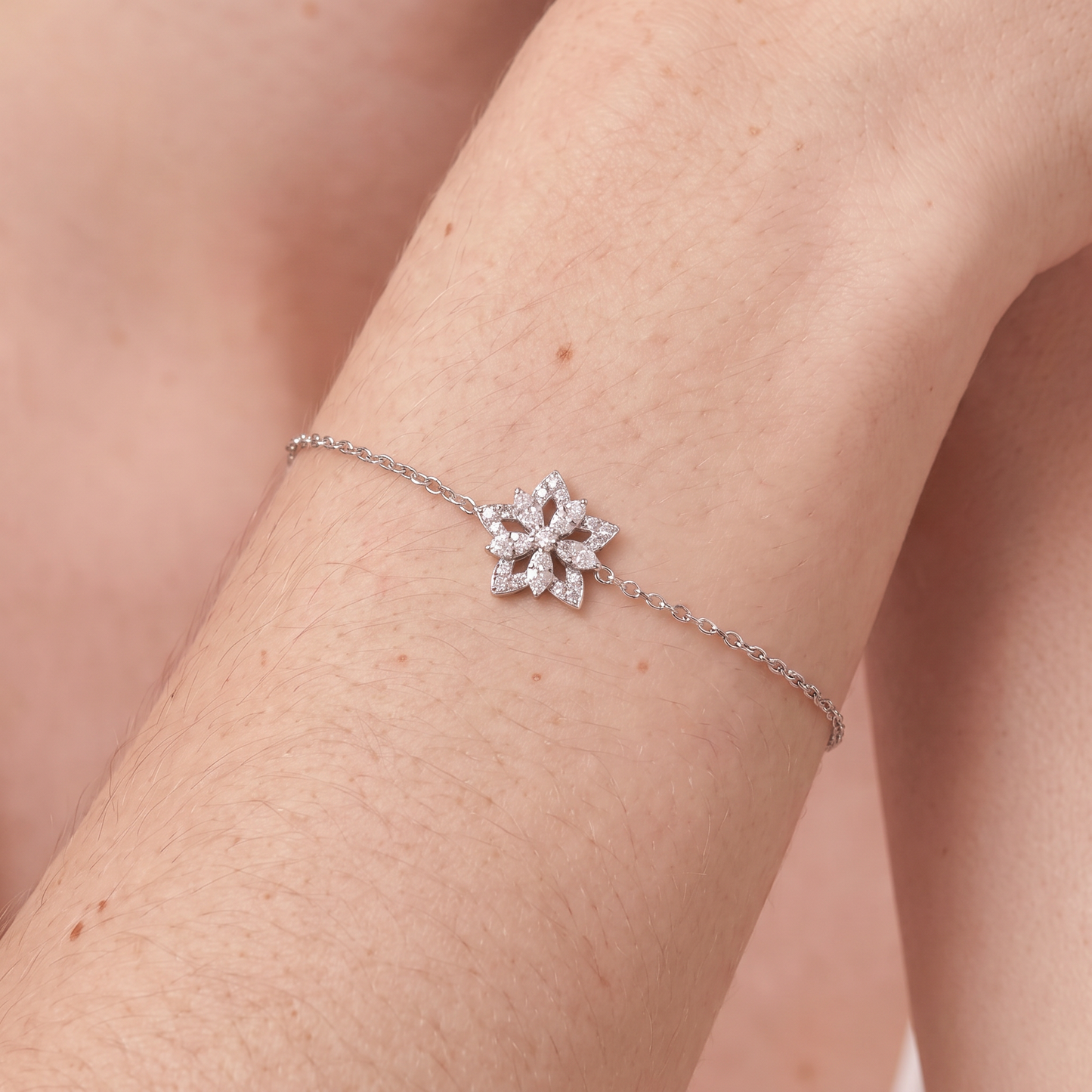 Lotus Pavé Diamonds Flower Bracelet