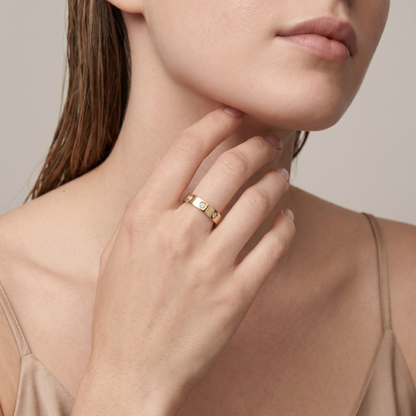 Love 8 Diamonds Wedding Ring