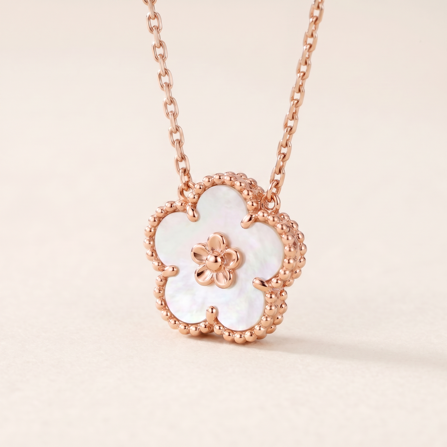 Lucky Flower Motif Necklace