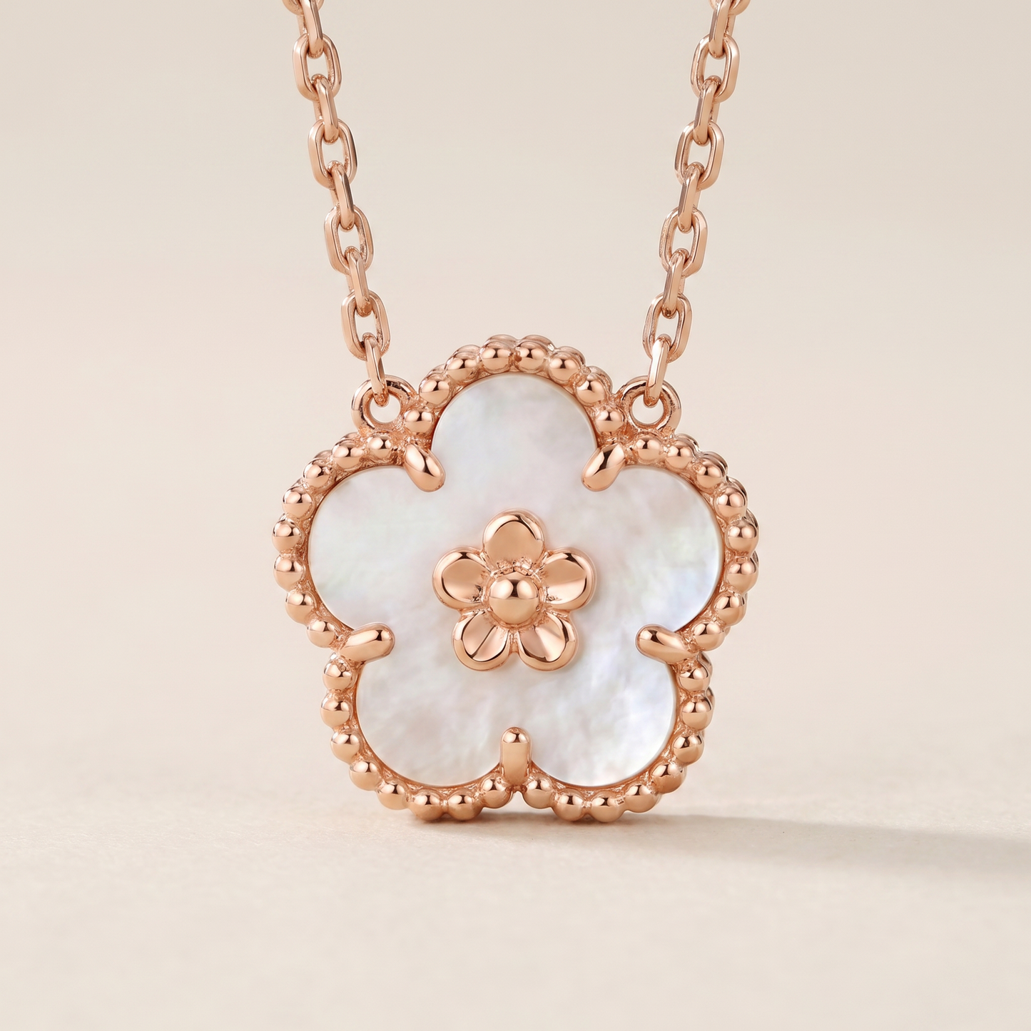 Lucky Flower Motif Necklace