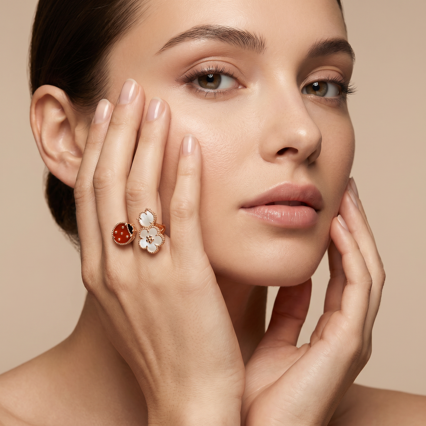 Lucky Spring Between The Finger Ring