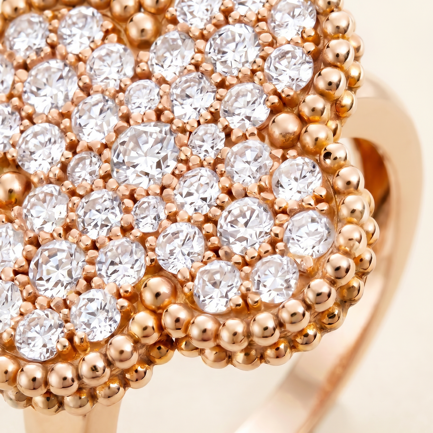 Magic Alhambra Pavé Diamonds Clover Ring