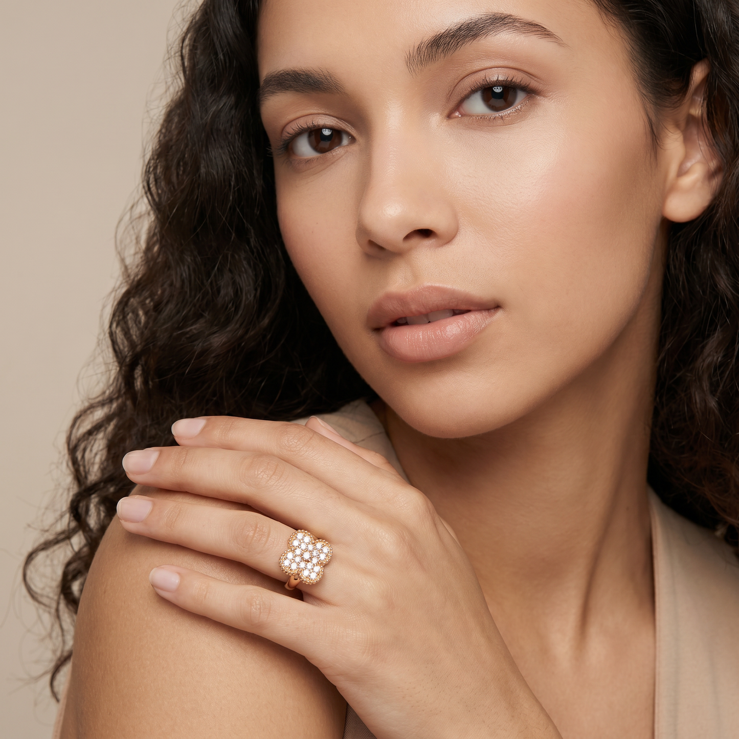 Magic Alhambra Pavé Diamonds Clover Ring