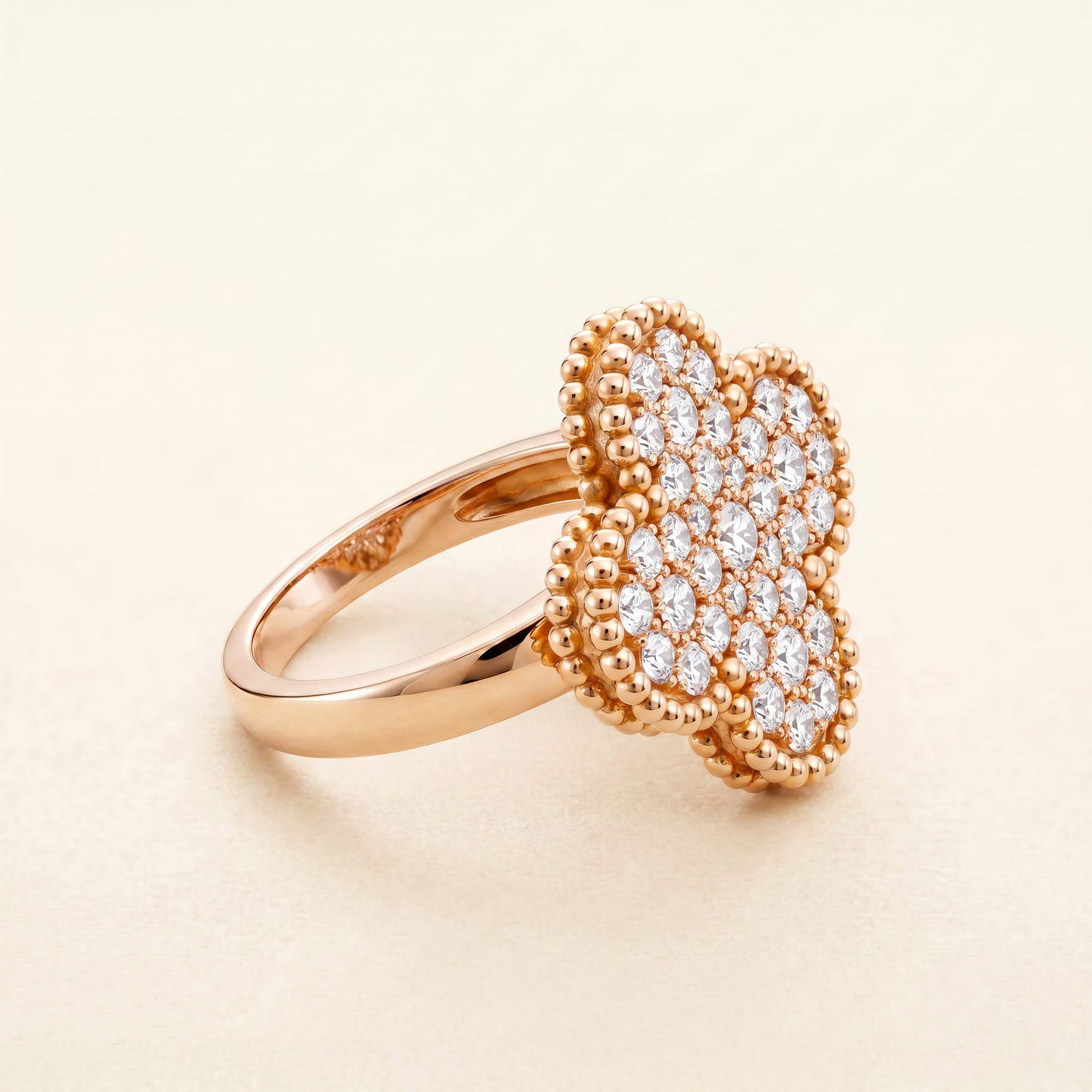 Magic Alhambra Pavé Diamonds Clover Ring