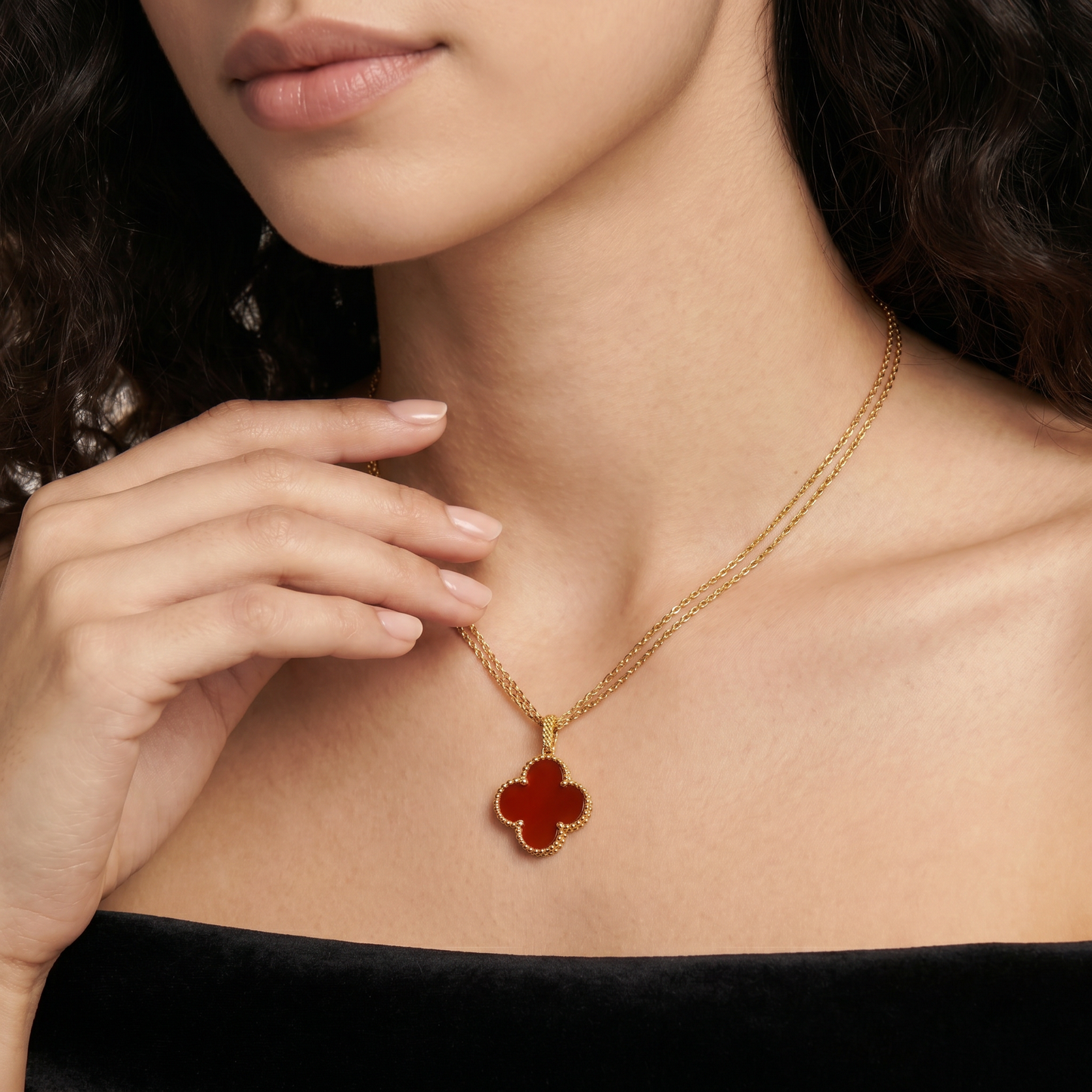 Magic Alhambra One Motif Carnelian Clover Necklace