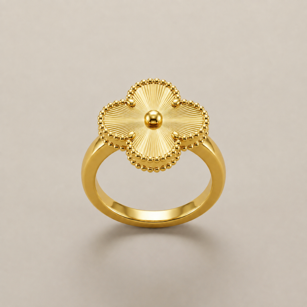 Vintage White Gold Alhambra Ring