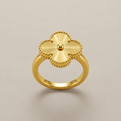 Vintage White Gold Alhambra Ring