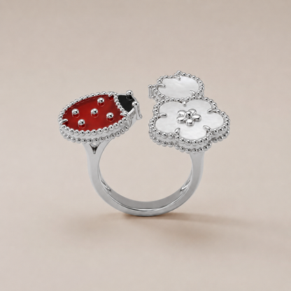Lucky Spring Between The Finger Ring