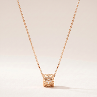 Perlée Diamonds Clovers Pendant Necklace