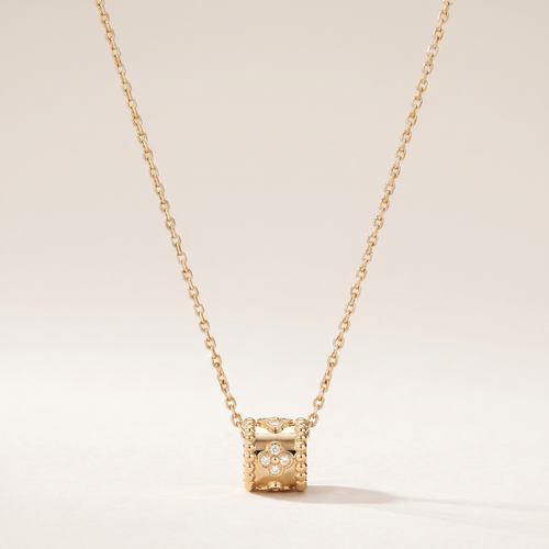 Perlée Diamonds Clovers Pendant Necklace