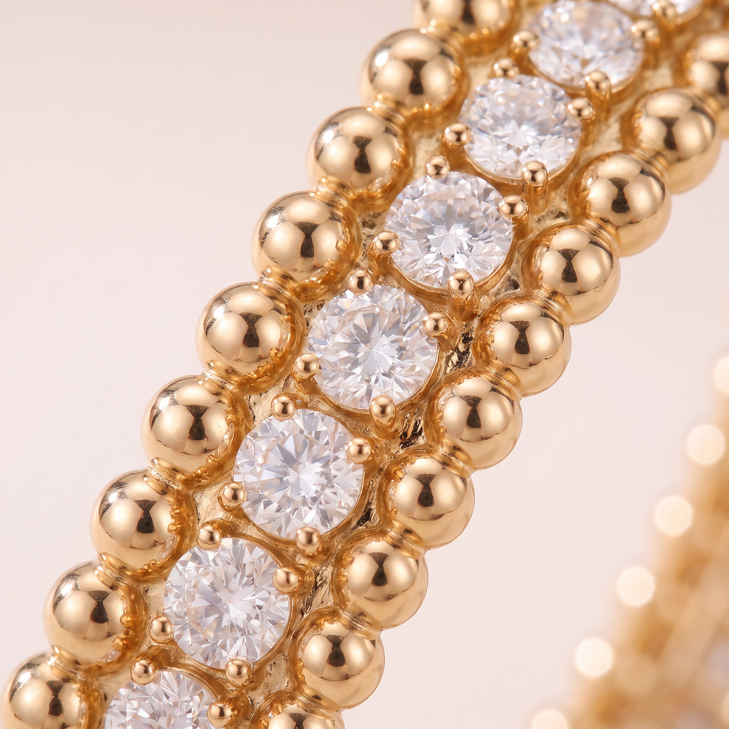 Perlée Pavé Diamonds Row Bracelet