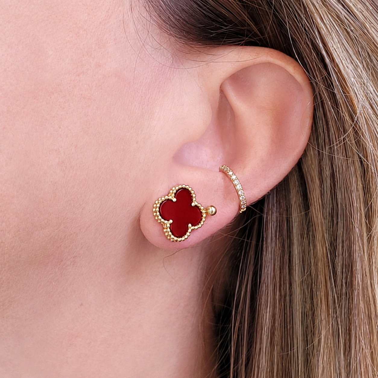 Vintage 1 Motif Red Stone Earrings