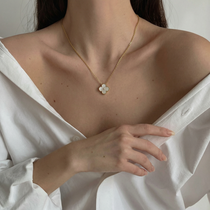 Sweet Alhambra Clover Necklace