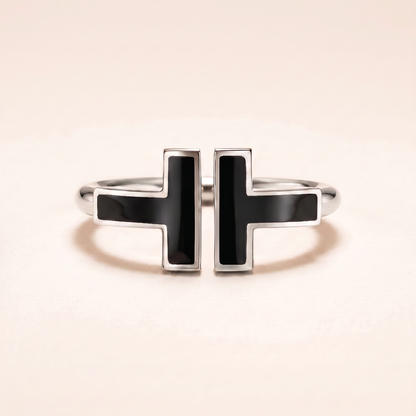 T Black Onyx Wire Ring