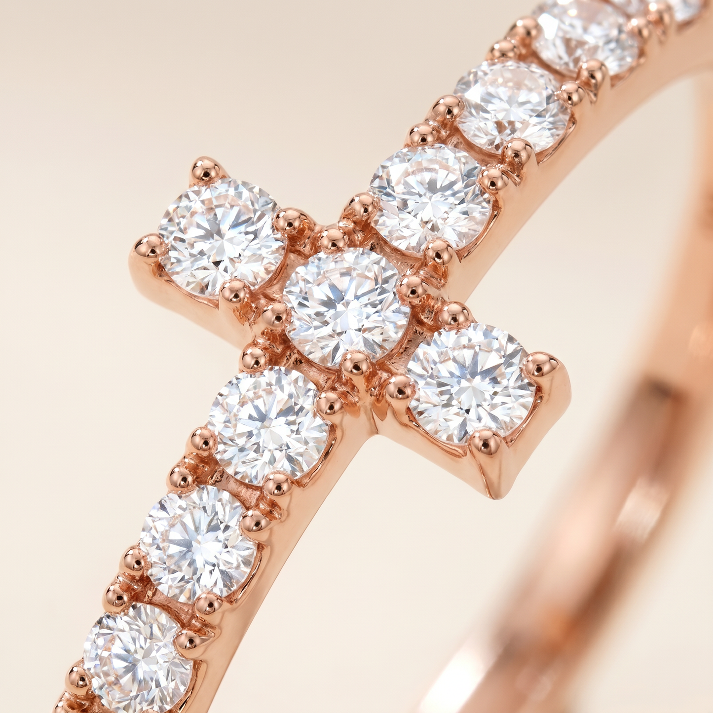 T Wire Pavé Diamonds Band Ring