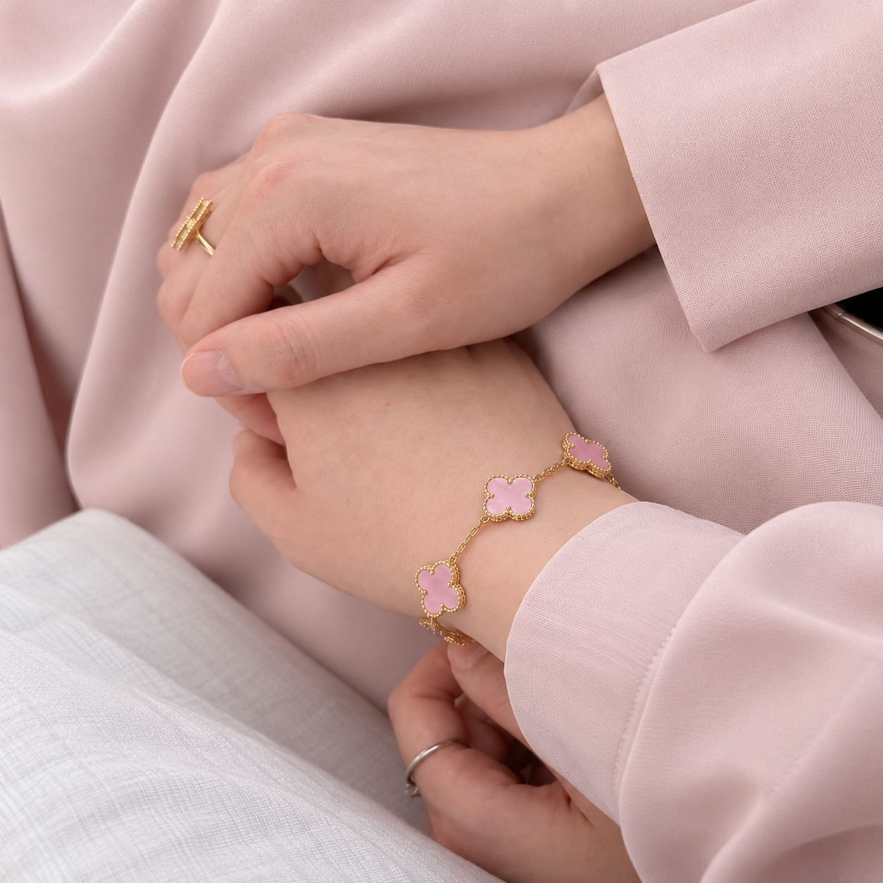 Vintage Five-Motif Pink Mother-of-Pearl Clover Bracelet